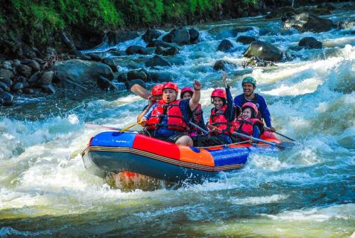 Rafting Serayu (The Pikas Banjarnegara) (476)_14_11zon